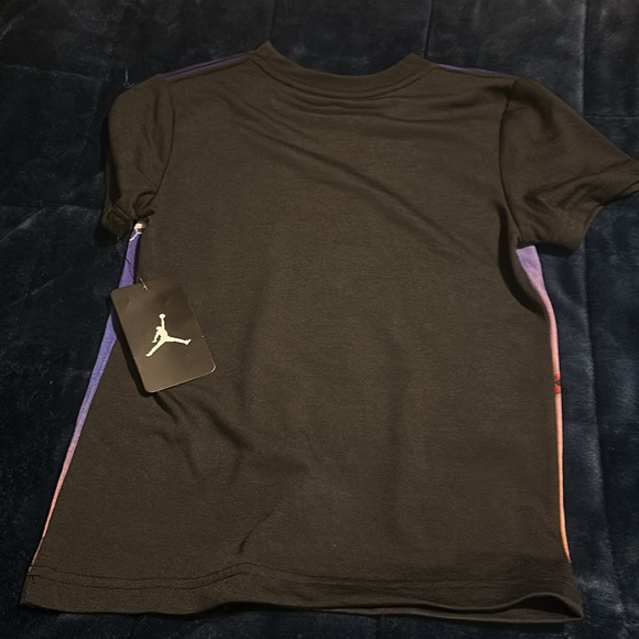 NWT Jordan little Boys' "Skyline" Tee - Picture 9 of 11